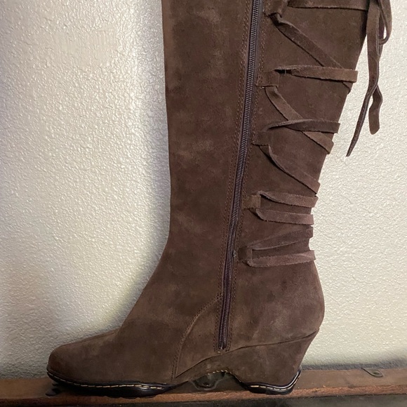 Vintage Sofft Modena lll Ebano DK brown suede boot in a size 7 M BNIB~ - Picture 8 of 9